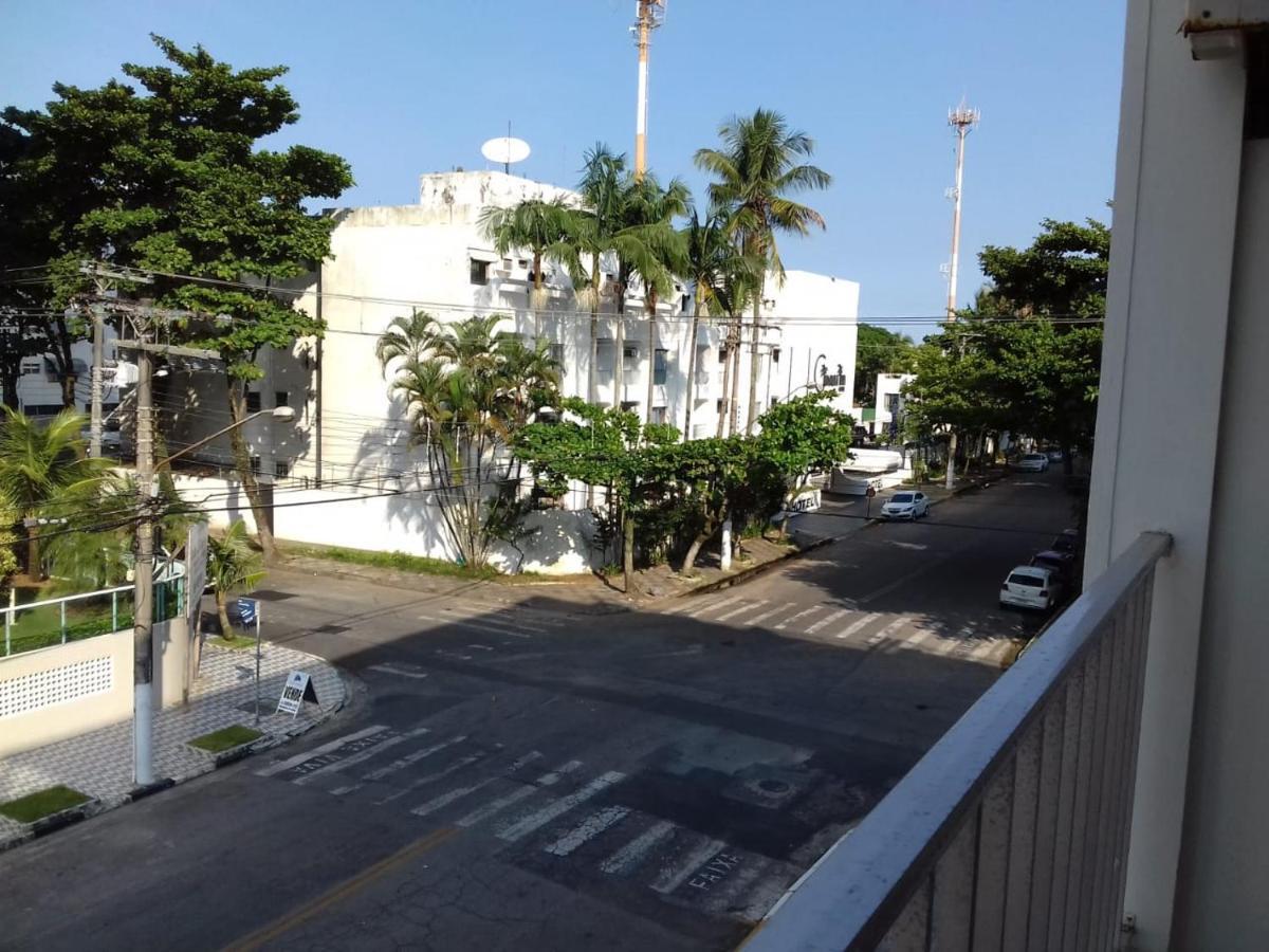 A 250M Da Praia Da Enseada Гуаружа Экстерьер фото